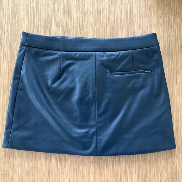 Faux Leather Miniskirt - Picture 5 of 7